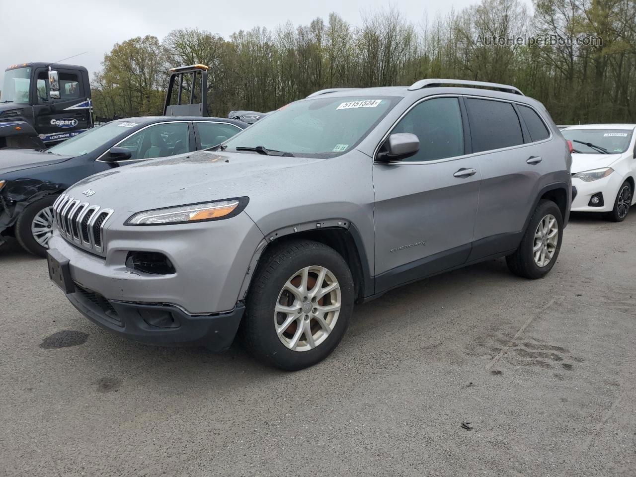 2016 Jeep Cherokee Latitude Серебряный vin: 1C4PJMCS2GW251934