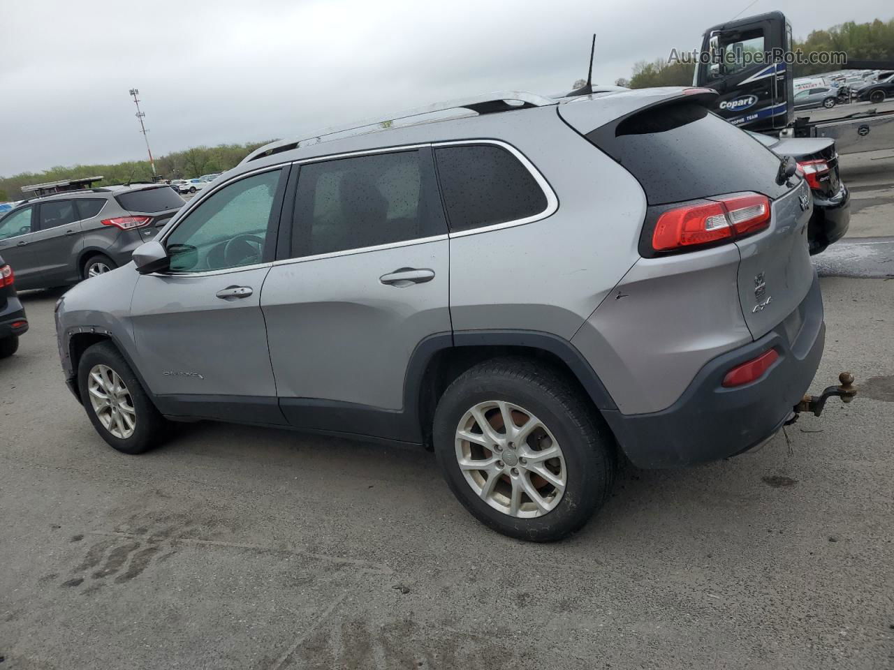 2016 Jeep Cherokee Latitude Silver vin: 1C4PJMCS2GW251934