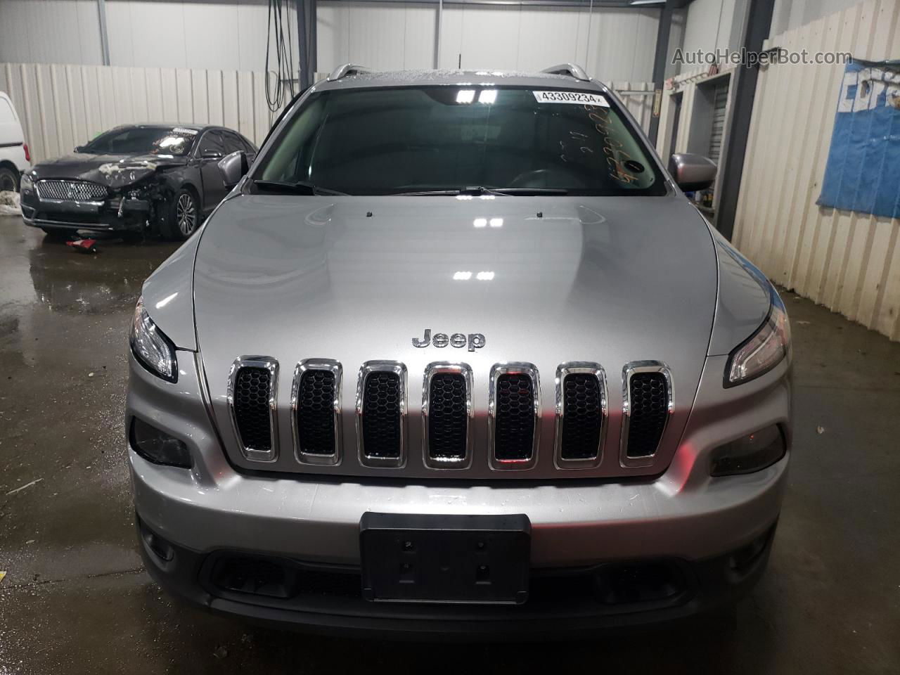 2015 Jeep Cherokee Latitude Silver vin: 1C4PJMCS3FW503091