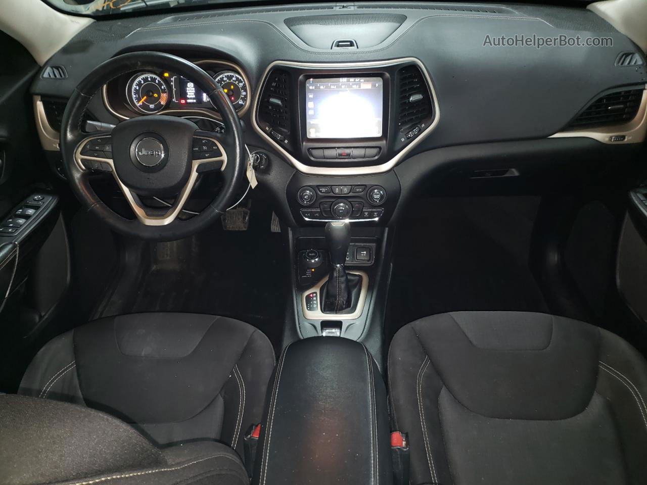 2015 Jeep Cherokee Latitude Серебряный vin: 1C4PJMCS3FW503091