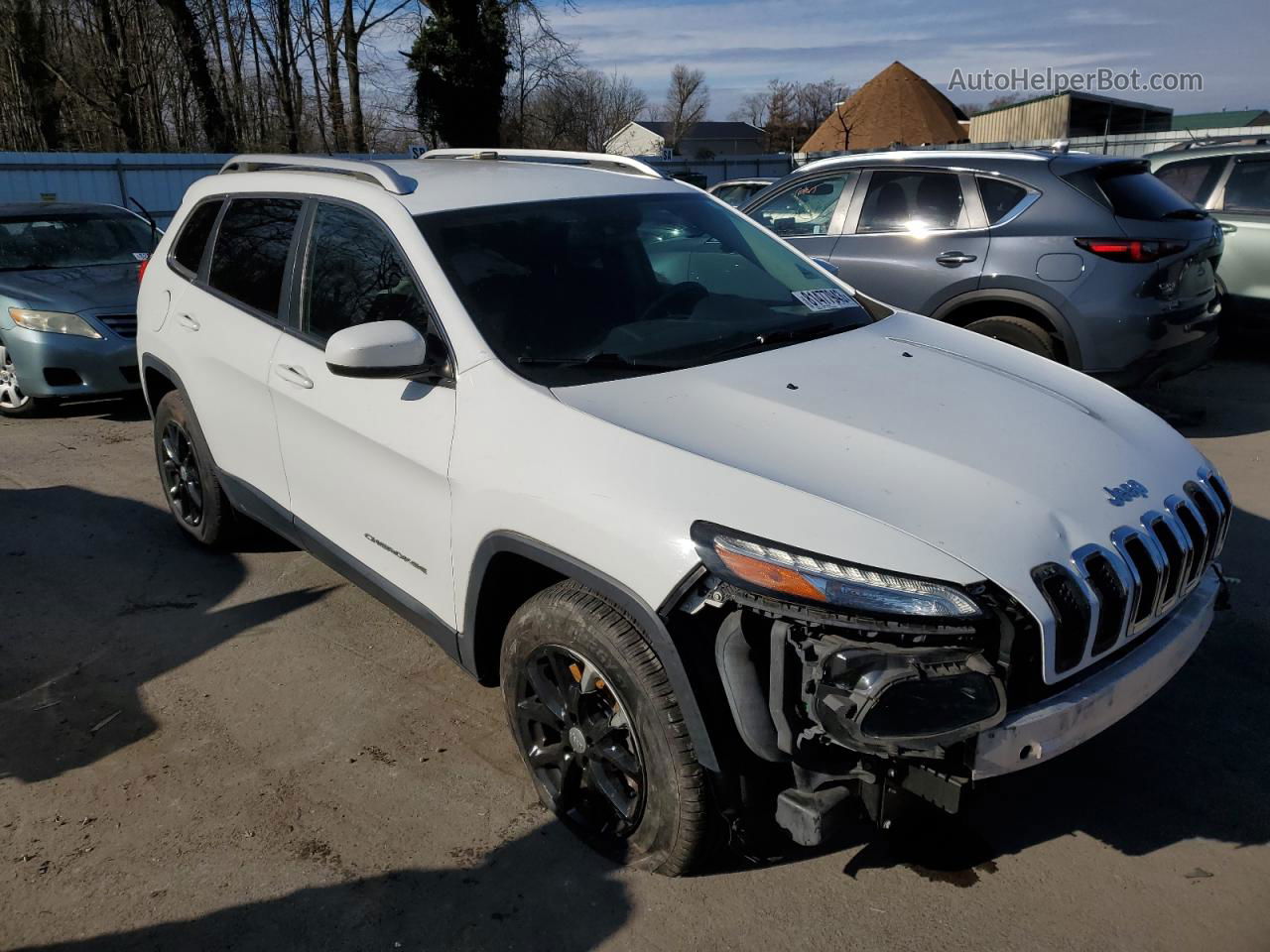 2015 Jeep Cherokee Latitude White vin: 1C4PJMCS3FW749798