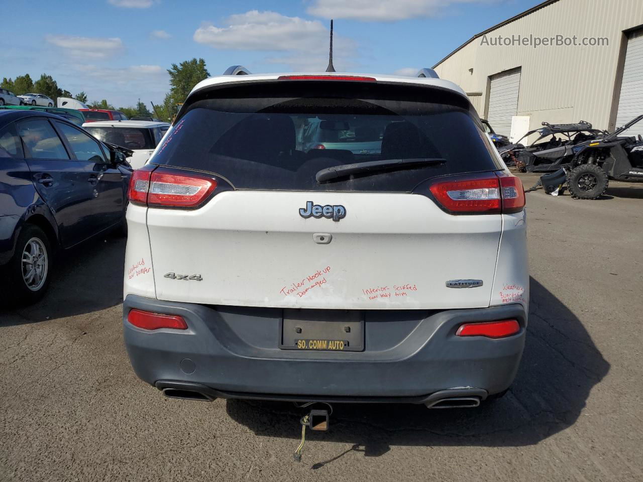 2016 Jeep Cherokee Latitude White vin: 1C4PJMCS3GW175379