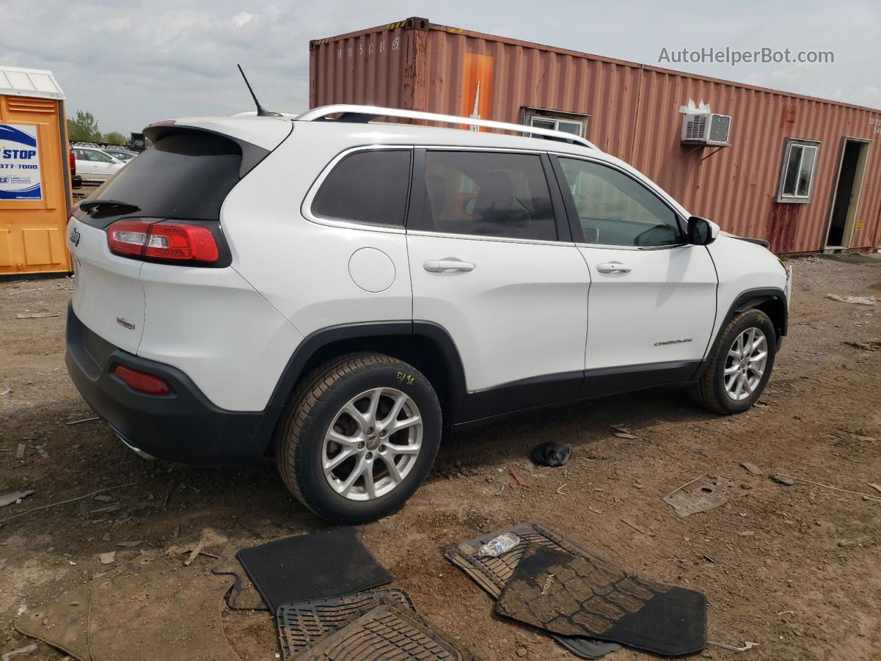 2015 Jeep Cherokee Latitude White vin: 1C4PJMCS5FW755215