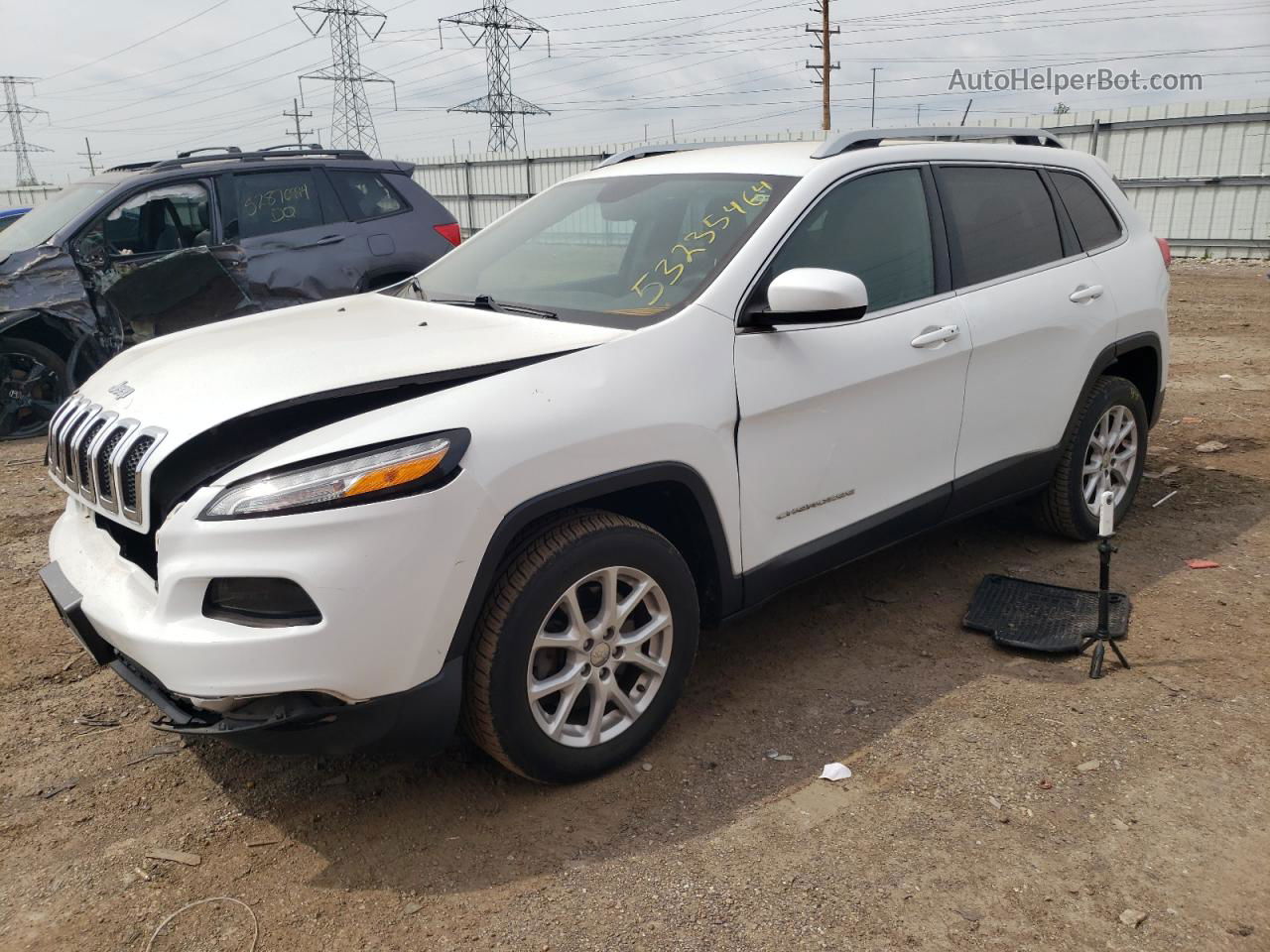 2015 Jeep Cherokee Latitude White vin: 1C4PJMCS5FW755215