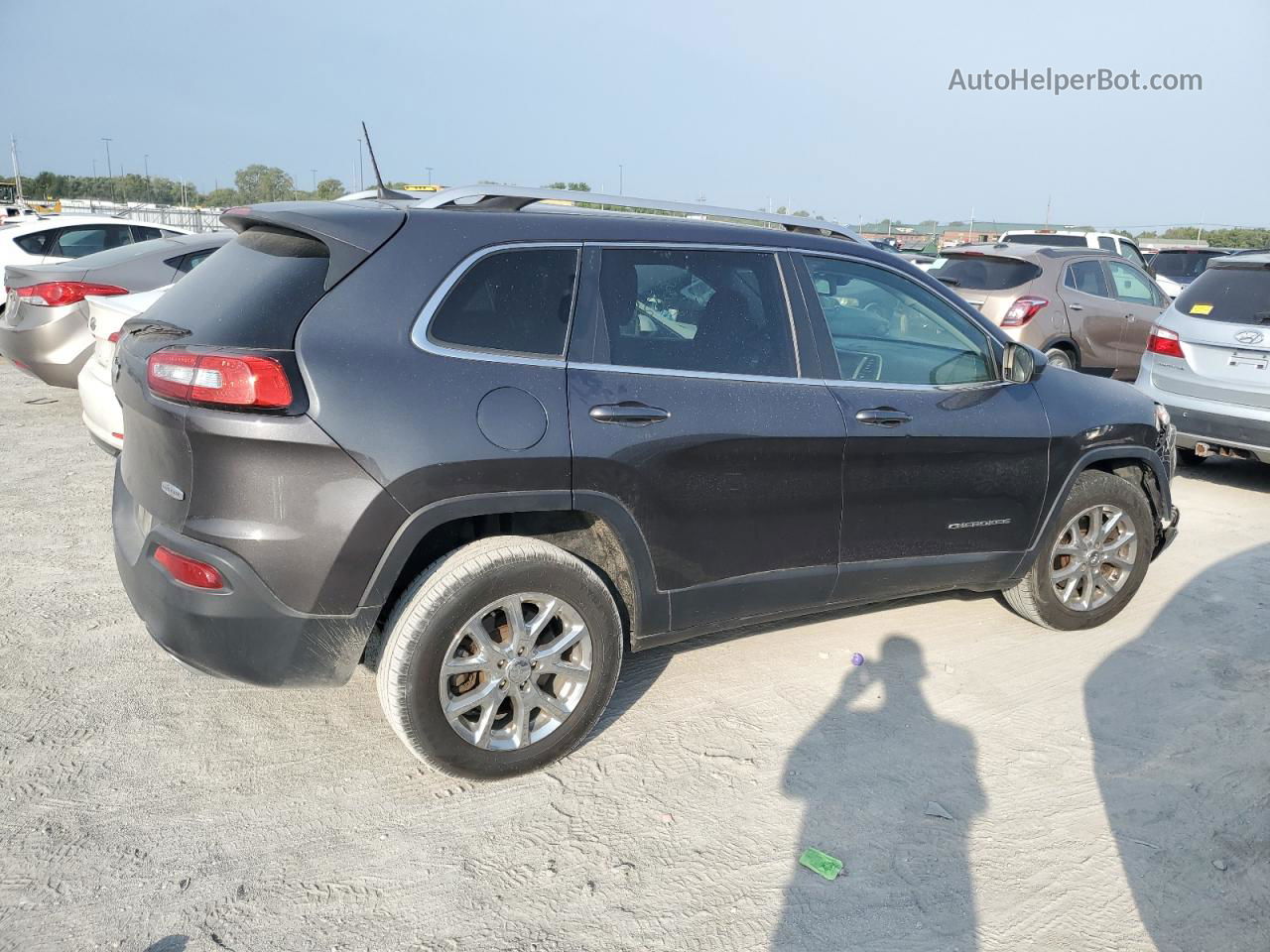 2016 Jeep Cherokee Latitude Угольный vin: 1C4PJMCS5GW105995