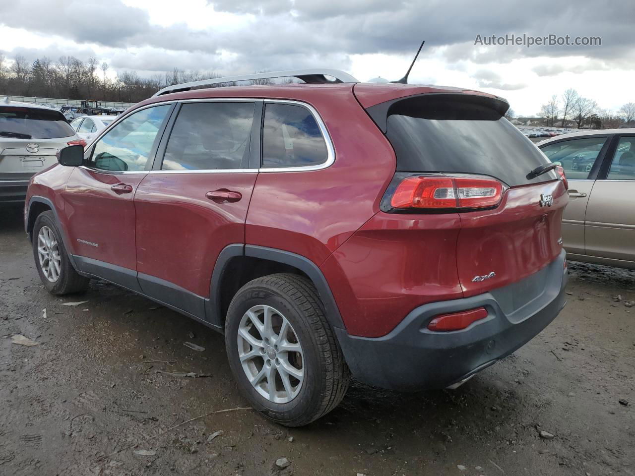 2015 Jeep Cherokee Latitude Red vin: 1C4PJMCS6FW588816