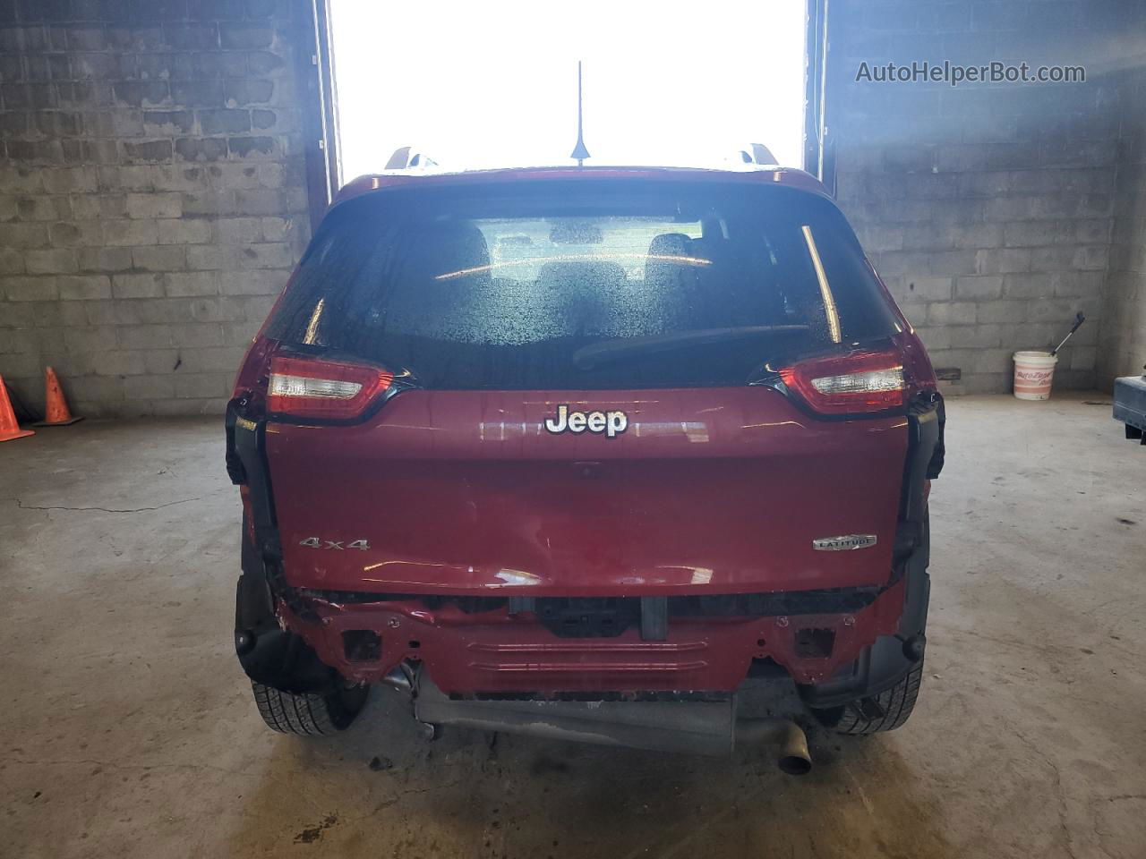 2016 Jeep Cherokee Latitude Red vin: 1C4PJMCS6GW145888