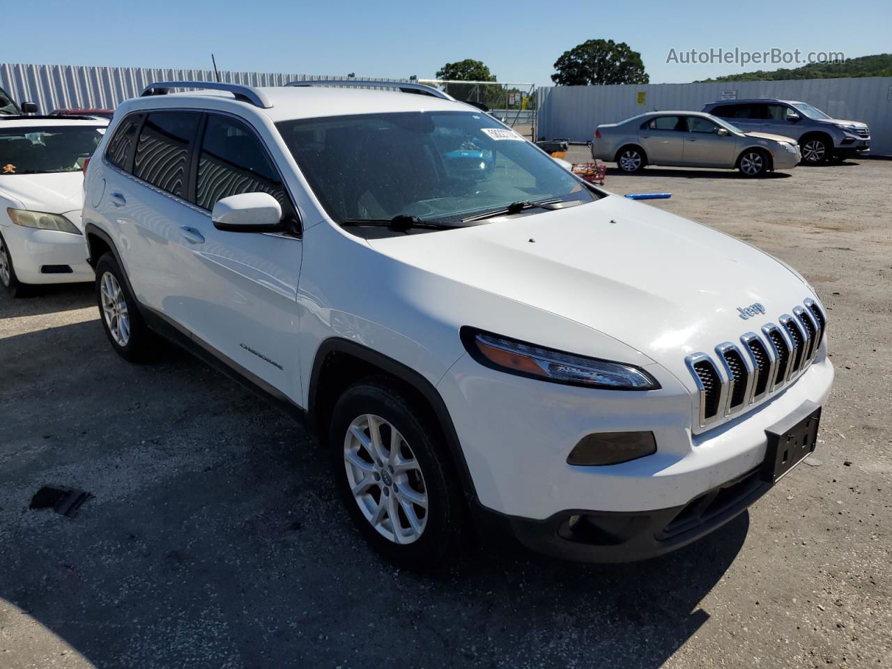 2016 Jeep Cherokee Latitude White vin: 1C4PJMCS6GW252617