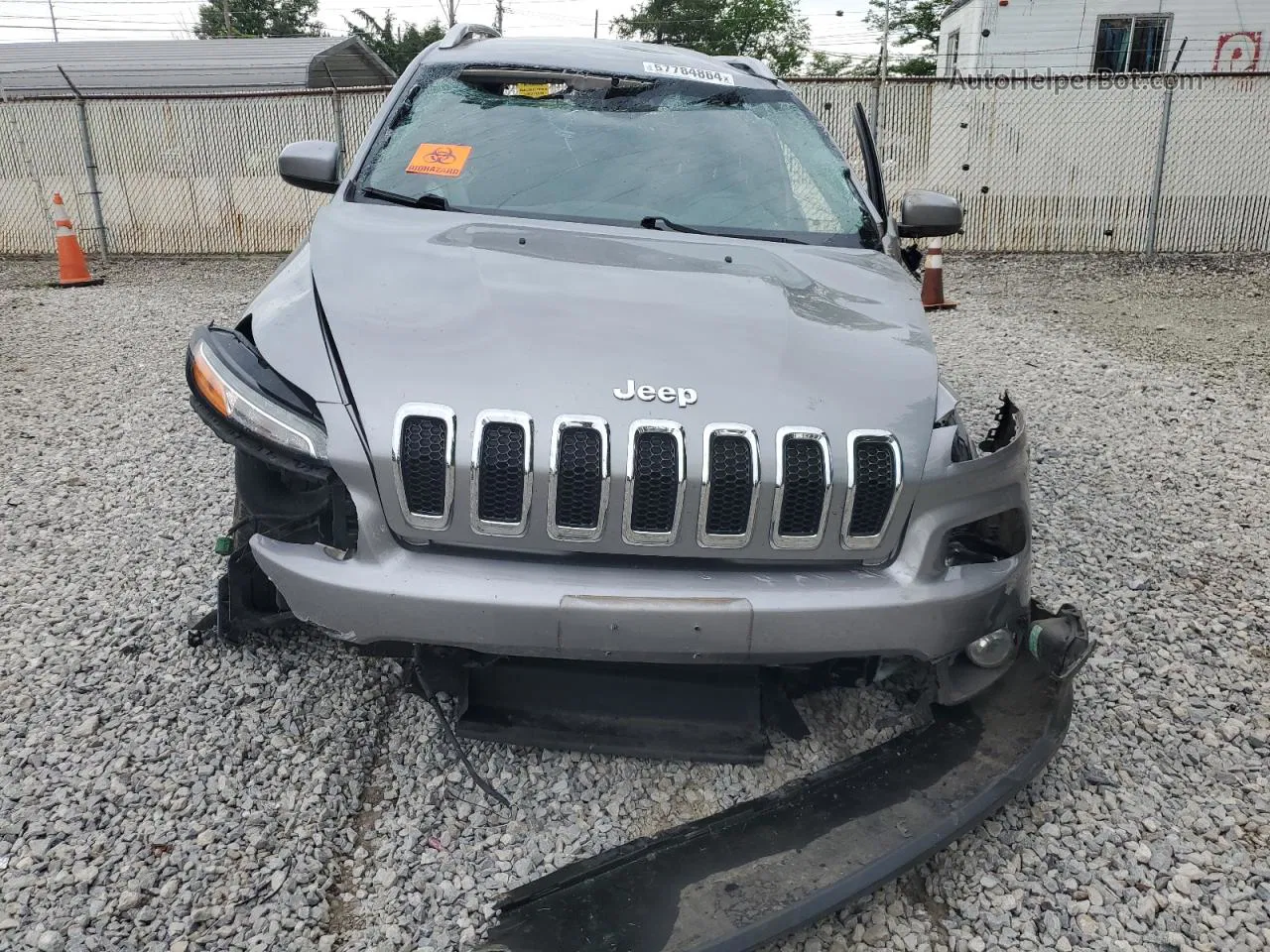 2016 Jeep Cherokee Latitude Silver vin: 1C4PJMCS6GW267909