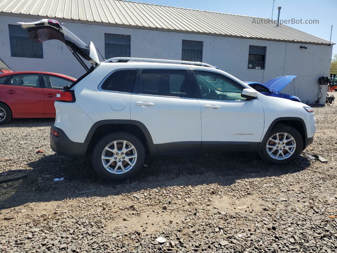 2014 Jeep Cherokee Latitude White vin: 1C4PJMCS7EW125758