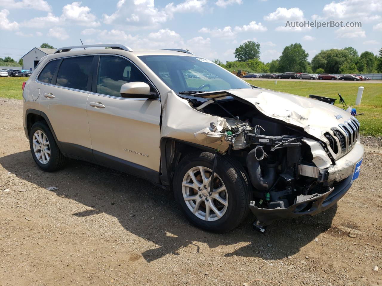 2014 Jeep Cherokee Latitude Золотой vin: 1C4PJMCS7EW264322