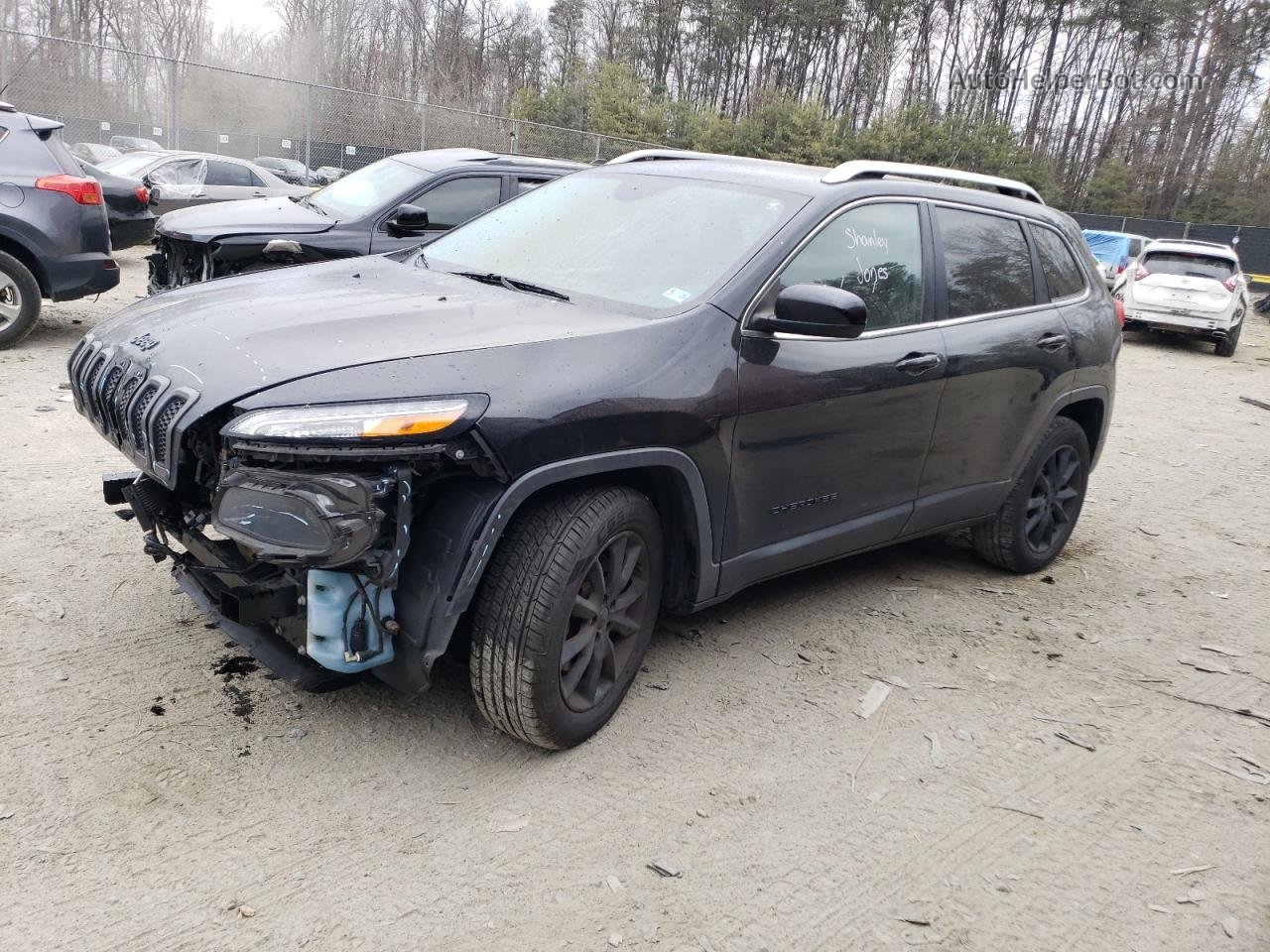 2015 Jeep Cherokee Latitude Black vin: 1C4PJMCS7FW665726