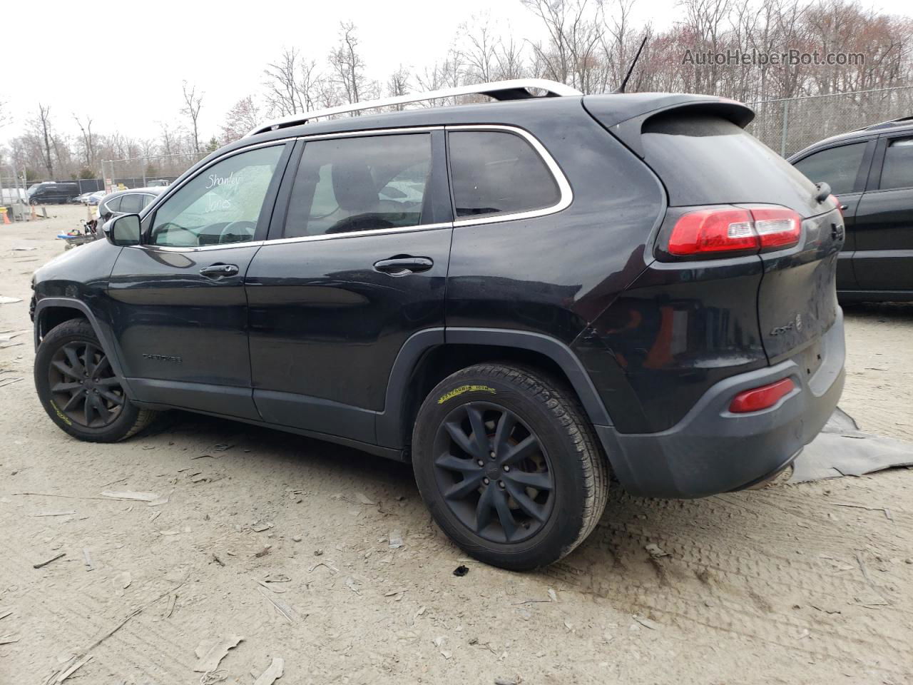 2015 Jeep Cherokee Latitude Черный vin: 1C4PJMCS7FW665726