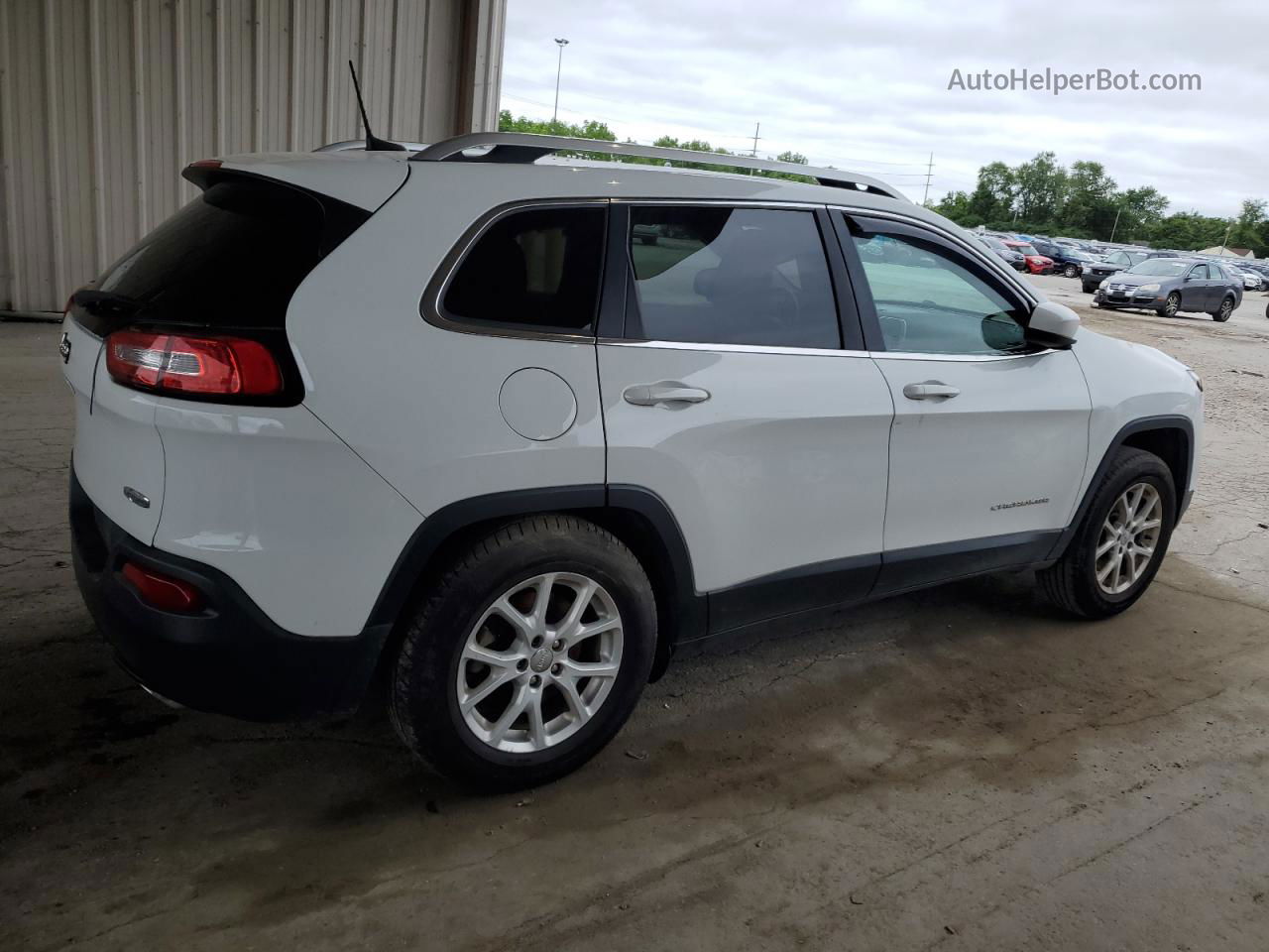 2016 Jeep Cherokee Latitude Белый vin: 1C4PJMCS7GW143678