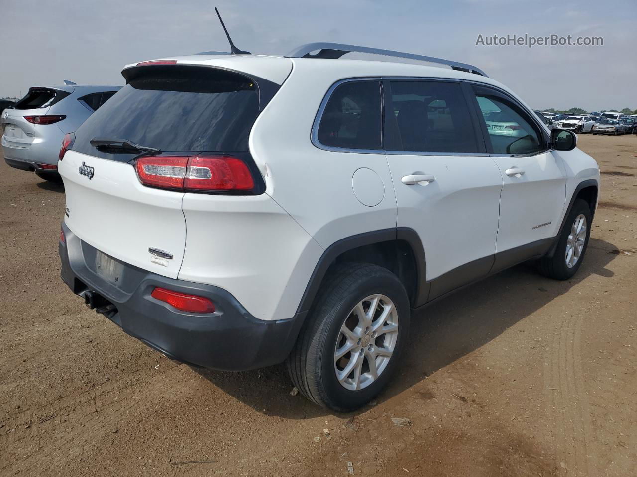 2014 Jeep Cherokee Latitude White vin: 1C4PJMCS8EW242197