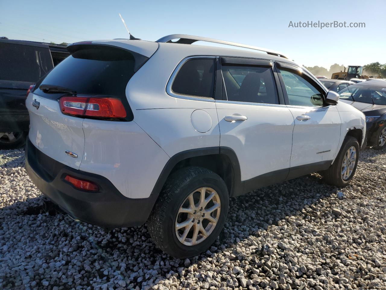 2014 Jeep Cherokee Latitude White vin: 1C4PJMCS9EW184035