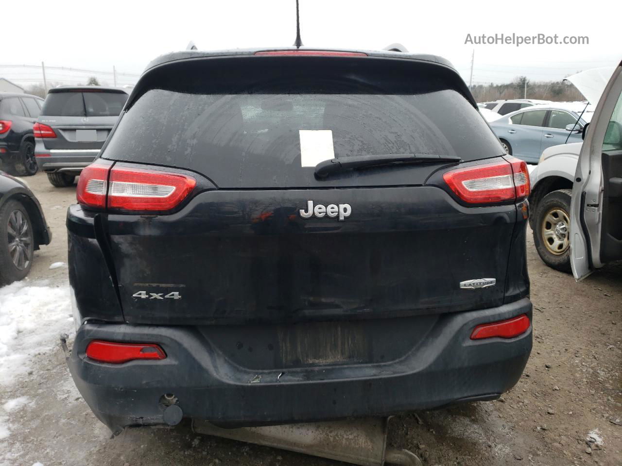 2014 Jeep Cherokee Latitude Black vin: 1C4PJMCS9EW257727