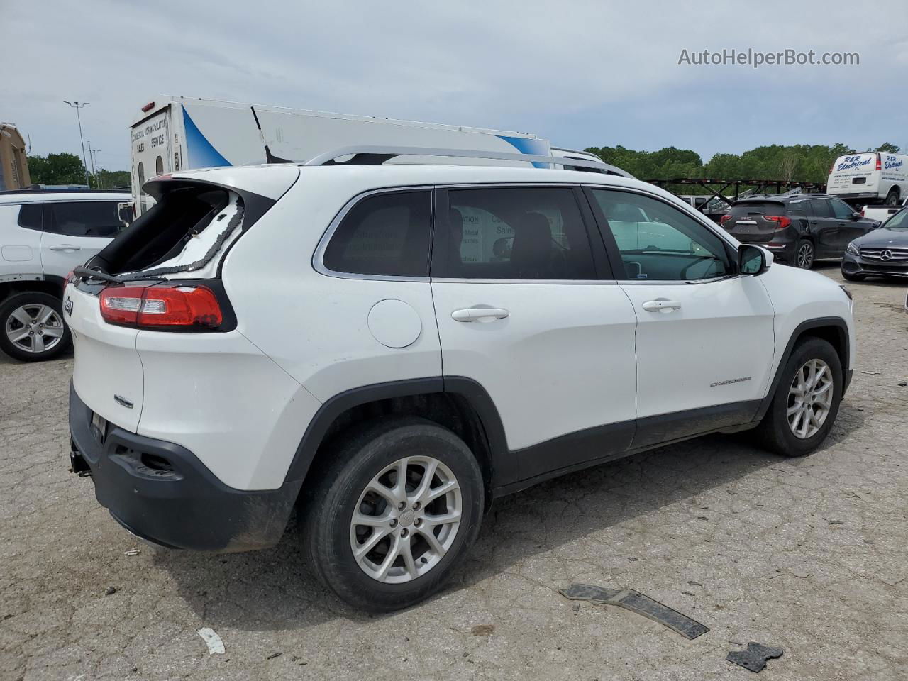 2016 Jeep Cherokee Latitude White vin: 1C4PJMCS9GW295994