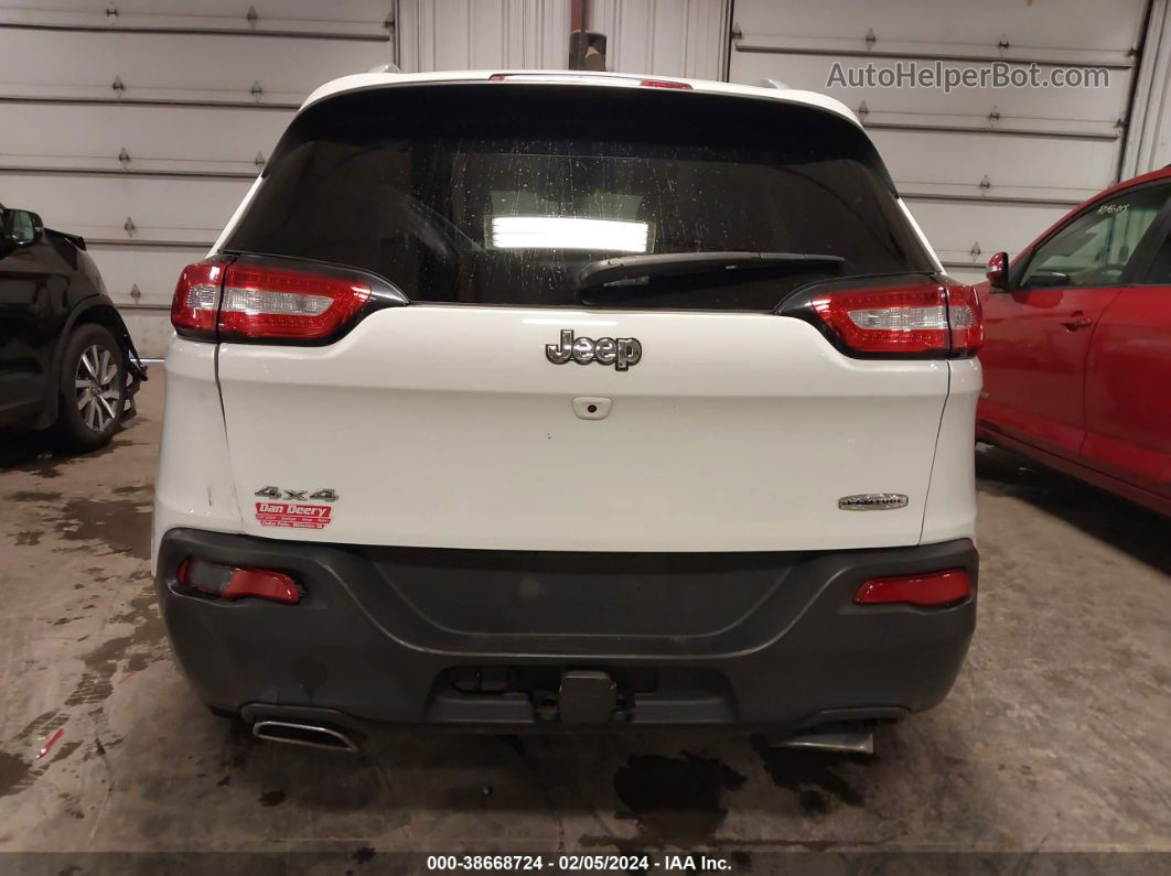 2016 Jeep Cherokee Latitude Белый vin: 1C4PJMCS9GW331599