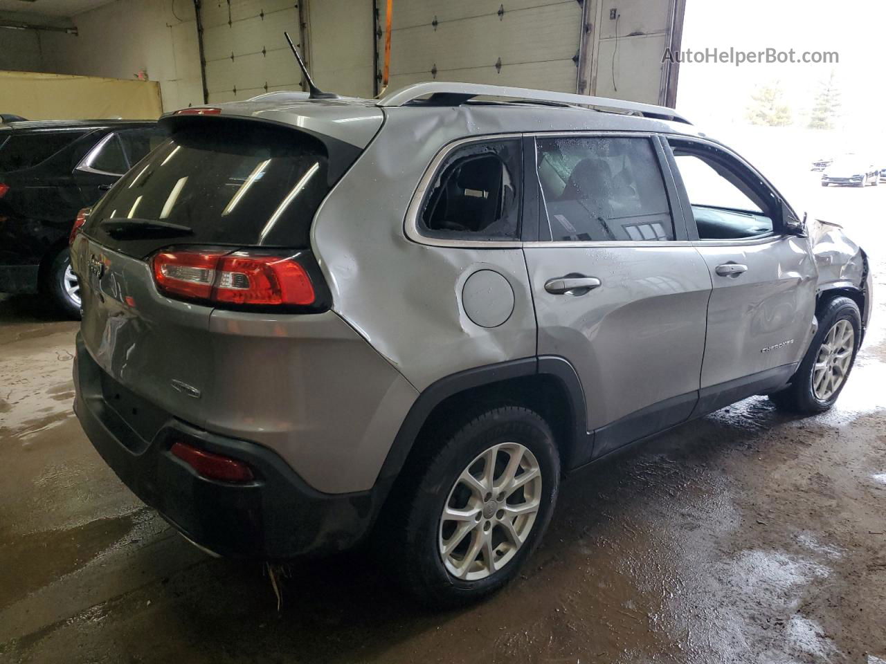 2015 Jeep Cherokee Latitude Серебряный vin: 1C4PJMCSXFW789618