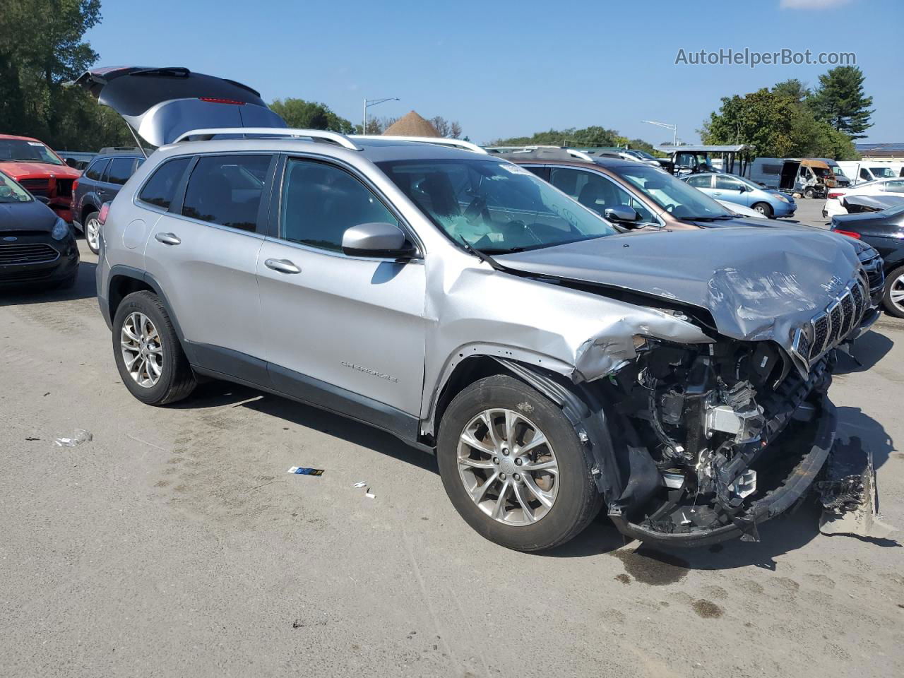 2019 Jeep Cherokee Latitude Plus Серебряный vin: 1C4PJMLB1KD174770