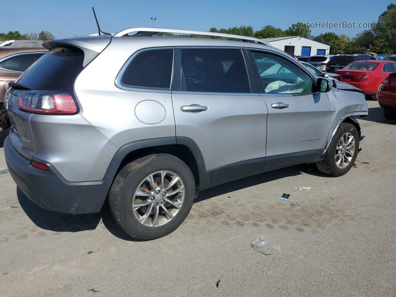 2019 Jeep Cherokee Latitude Plus Серебряный vin: 1C4PJMLB1KD174770