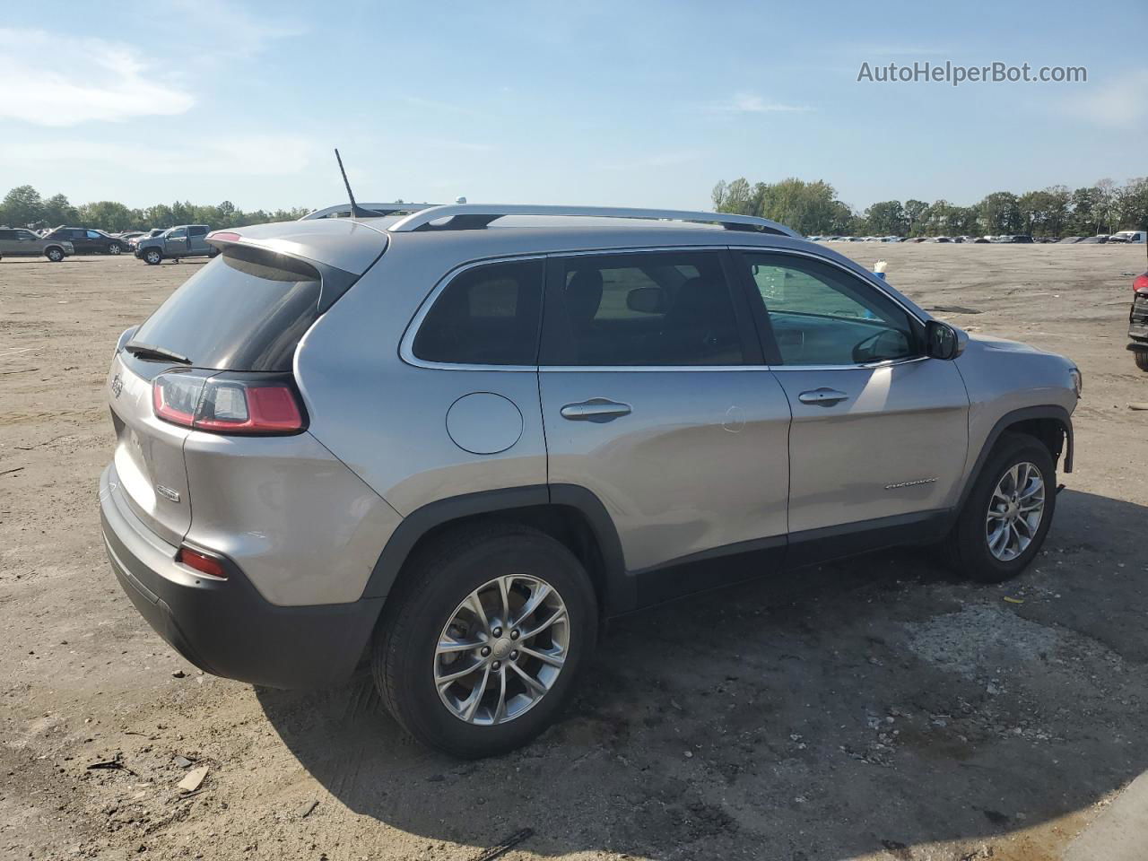 2019 Jeep Cherokee Latitude Plus Silver vin: 1C4PJMLB1KD181332