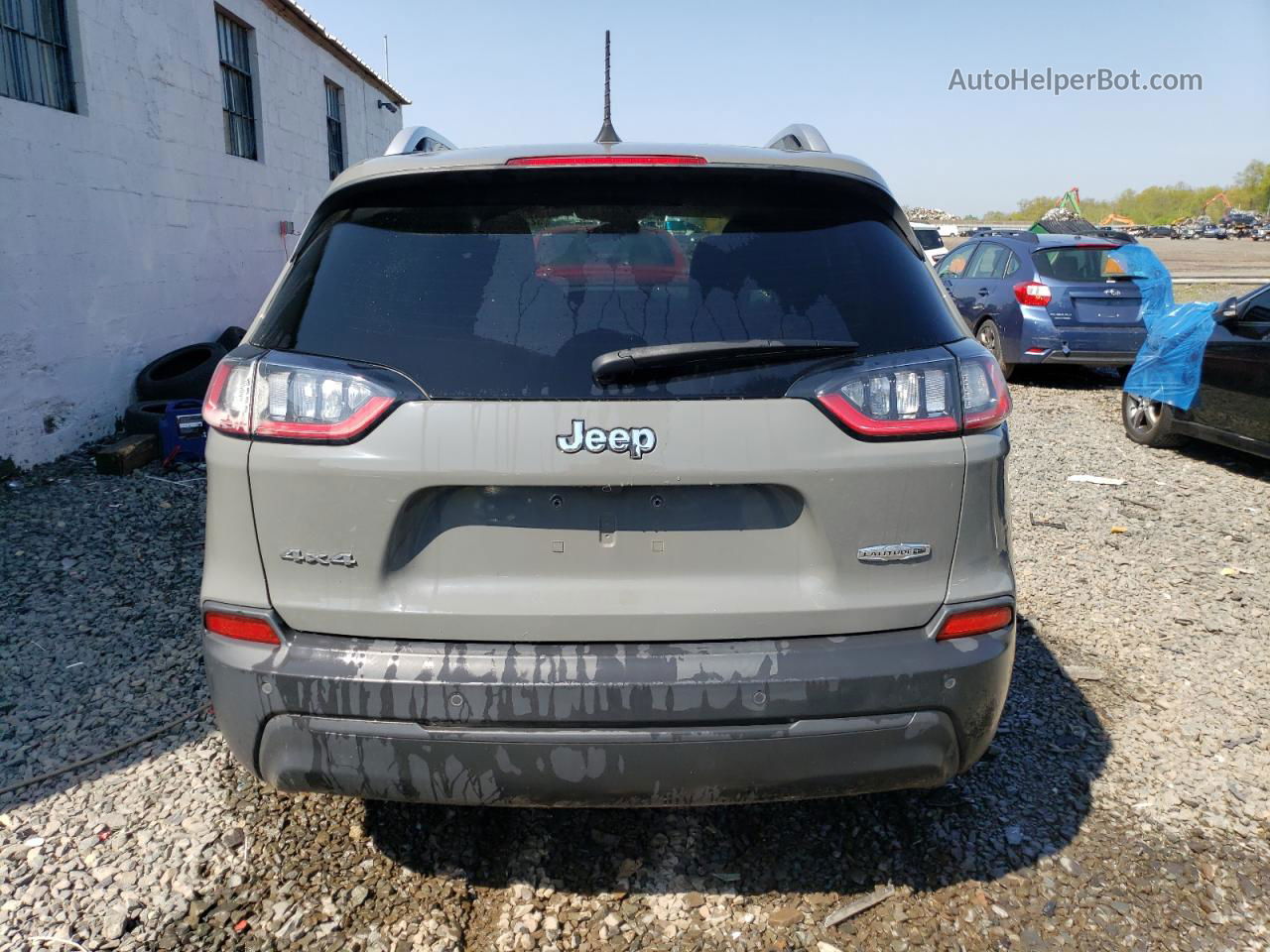 2019 Jeep Cherokee Latitude Plus Gray vin: 1C4PJMLB8KD396917