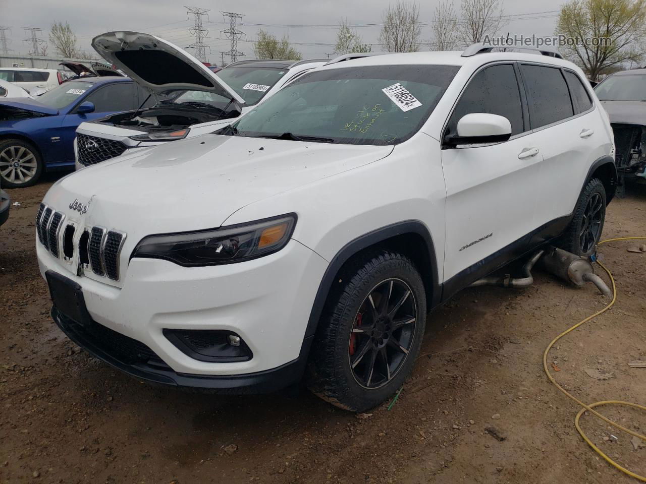 2019 Jeep Cherokee Latitude Plus White vin: 1C4PJMLBXKD261776