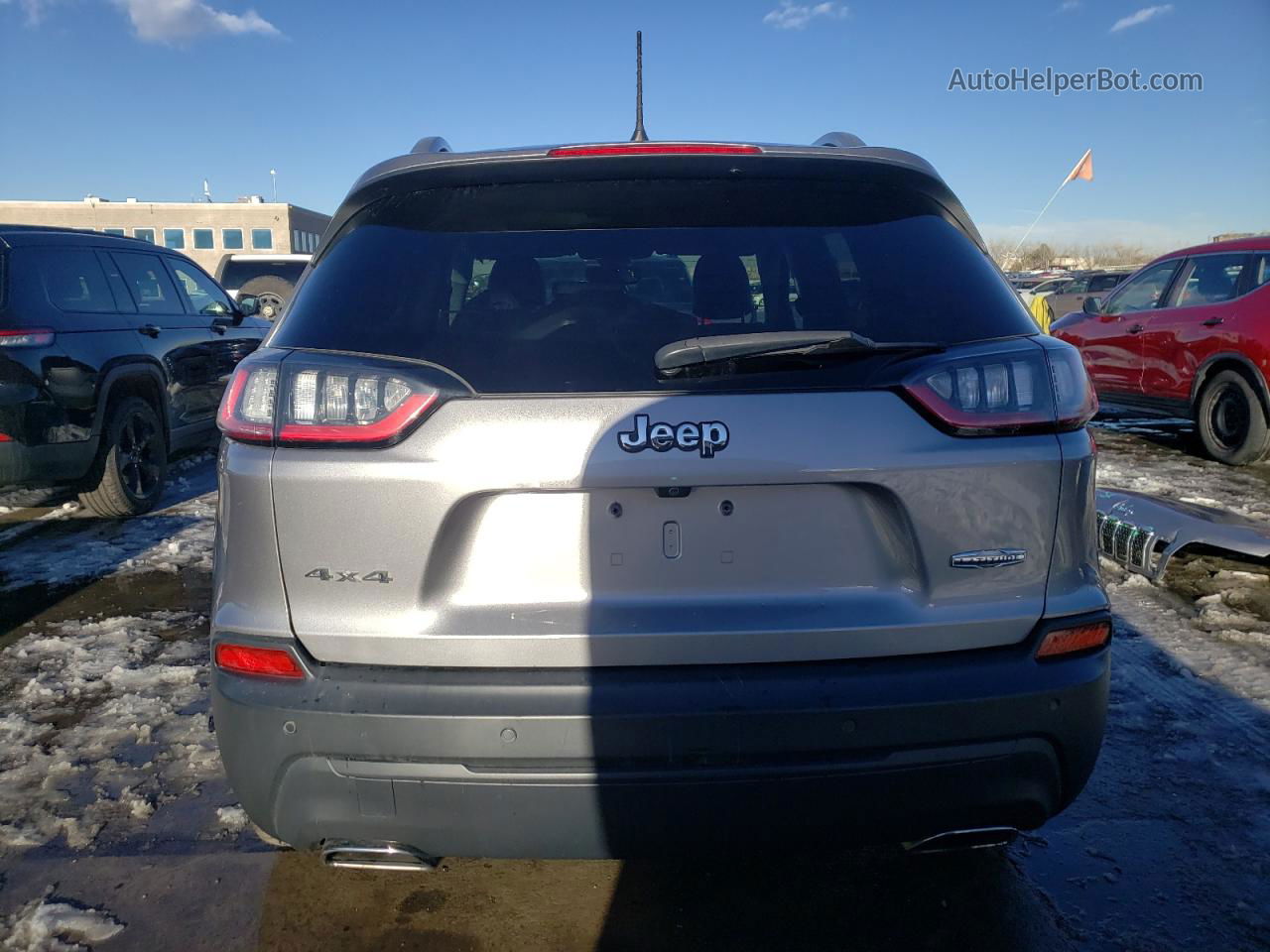 2019 Jeep Cherokee Latitude Plus Silver vin: 1C4PJMLN4KD286957