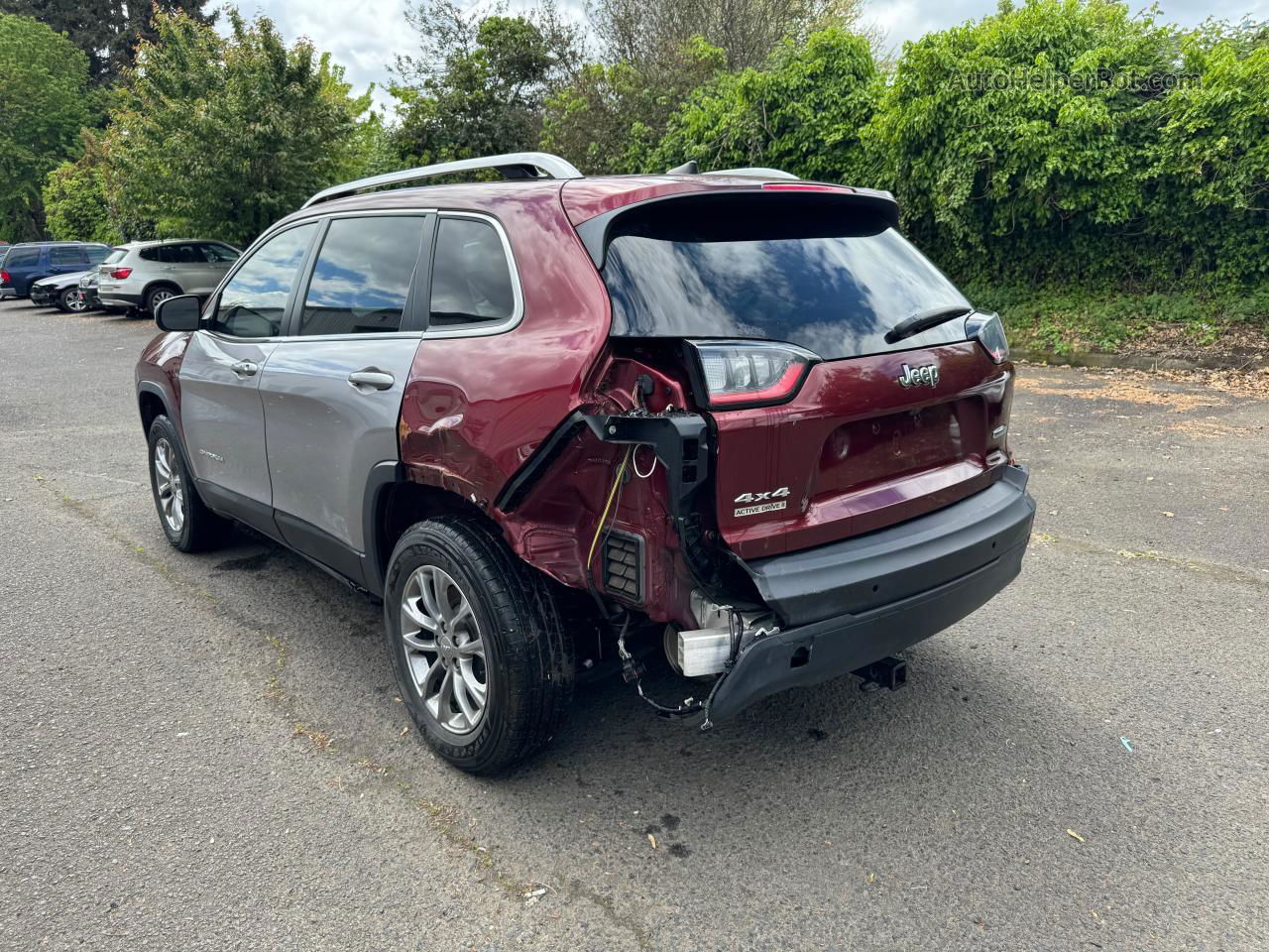 2019 Jeep Cherokee Latitude Plus Burgundy vin: 1C4PJMLX4KD224413