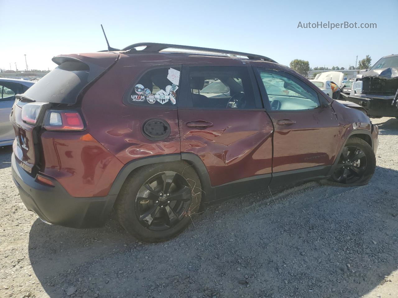 2019 Jeep Cherokee Latitude Plus Burgundy vin: 1C4PJMLX6KD436634