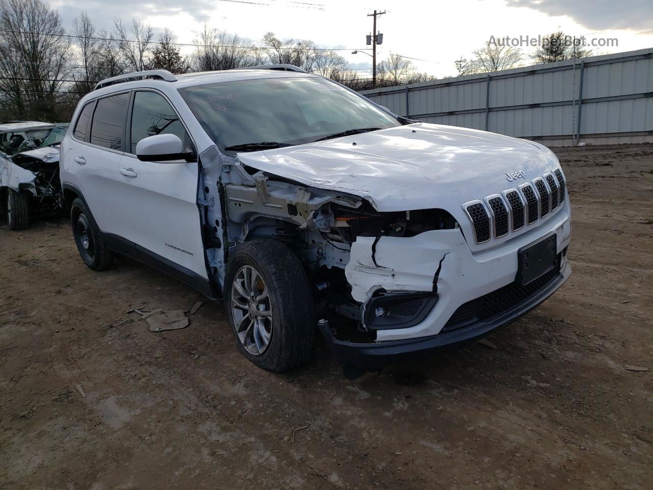 2019 Jeep Cherokee Latitude Plus Белый vin: 1C4PJMLXXKD330266