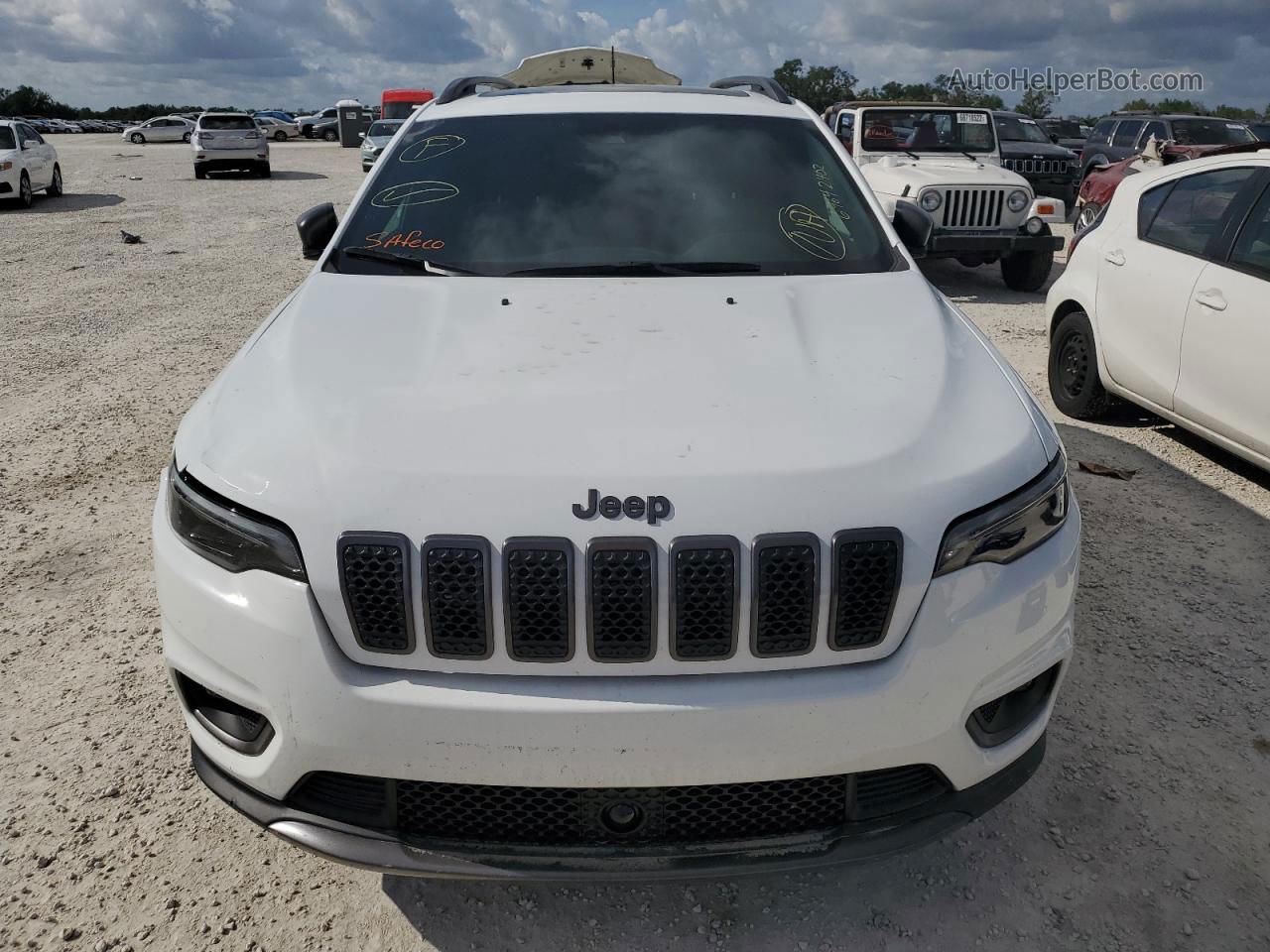 2021 Jeep Cherokee Latitude Lux White vin: 1C4PJMMX3MD234383