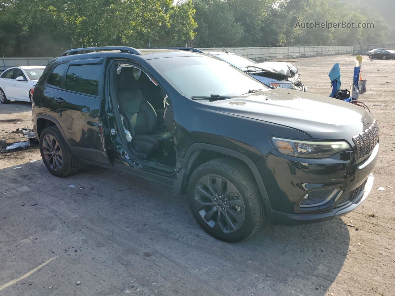 2021 Jeep Cherokee Latitude Lux Черный vin: 1C4PJMMX6MD129224