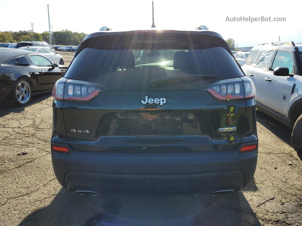 2021 Jeep Cherokee Latitude Lux Black vin: 1C4PJMMX9MD132523