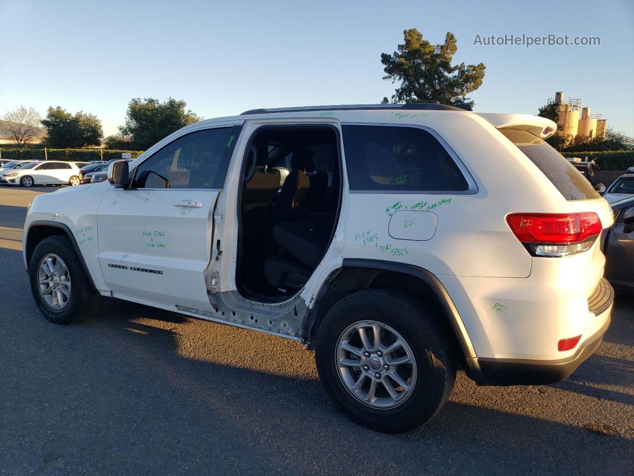 2019 Jeep Grand Cherokee Laredo Белый vin: 1C4RJEAG0KC650056