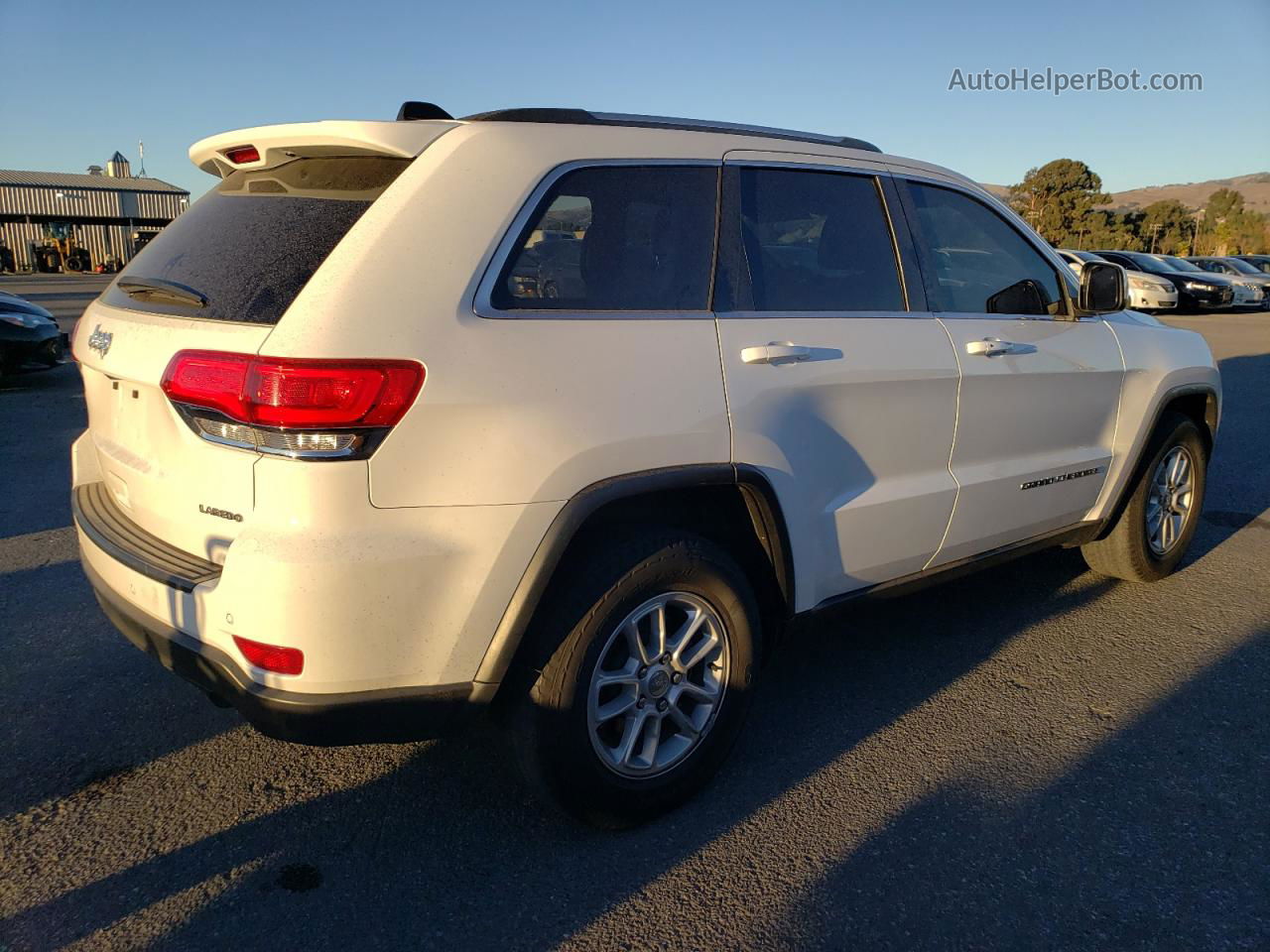 2019 Jeep Grand Cherokee Laredo White vin: 1C4RJEAG0KC650056