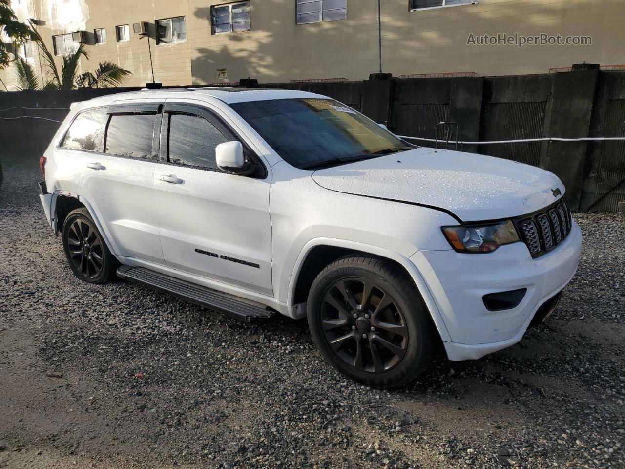 2019 Jeep Grand Cherokee Laredo White vin: 1C4RJEAG0KC681047