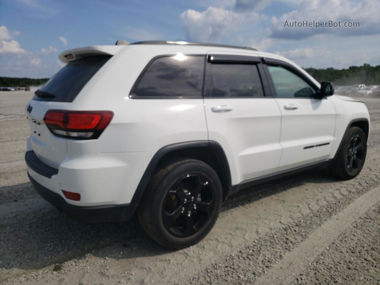 2019 Jeep Grand Cherokee Laredo White vin: 1C4RJEAG1KC571852