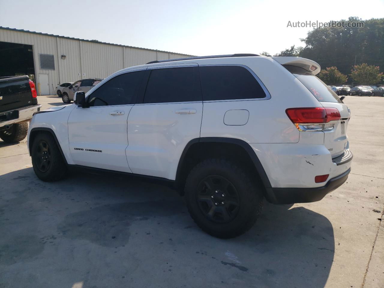 2019 Jeep Grand Cherokee Laredo White vin: 1C4RJEAG1KC732443