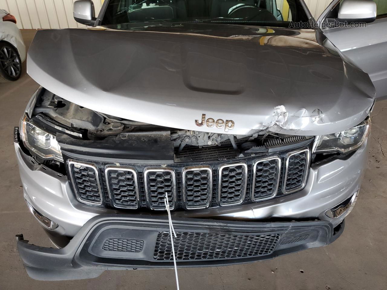 2019 Jeep Grand Cherokee Laredo Silver vin: 1C4RJEAG1KC839251