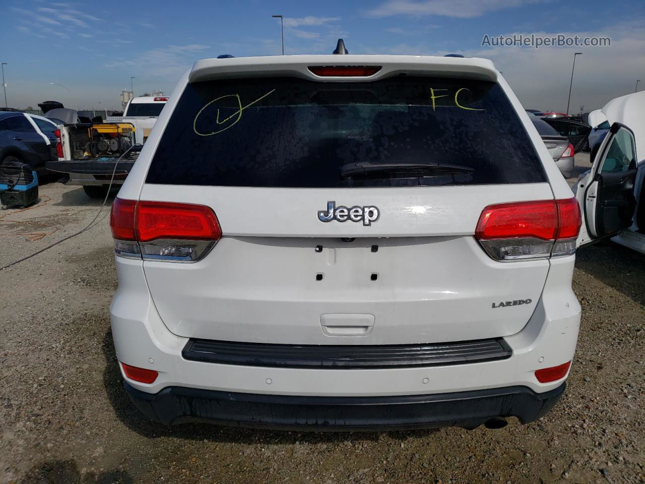 2019 Jeep Grand Cherokee Laredo White vin: 1C4RJEAG2KC646672