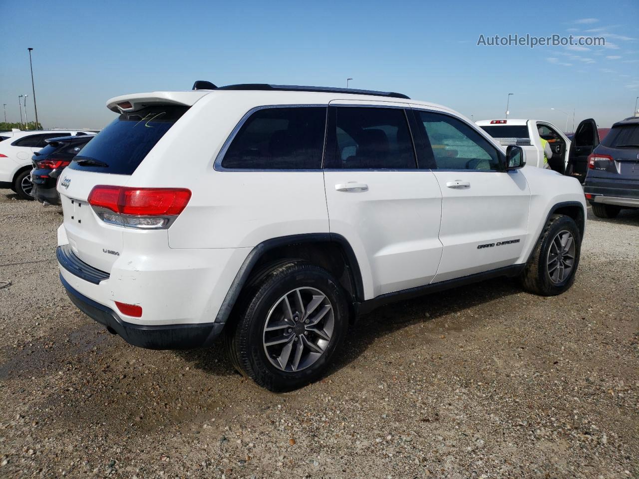 2019 Jeep Grand Cherokee Laredo White vin: 1C4RJEAG2KC646672