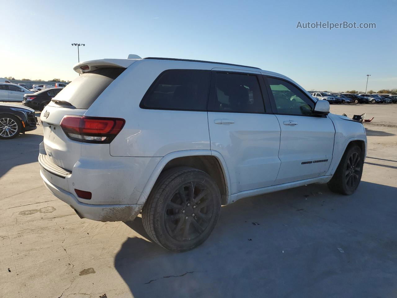 2019 Jeep Grand Cherokee Laredo White vin: 1C4RJEAG7KC673169