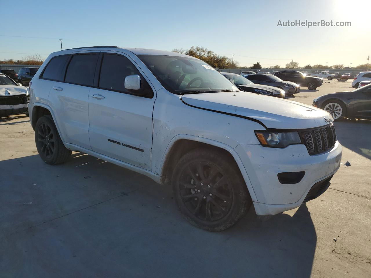 2019 Jeep Grand Cherokee Laredo White vin: 1C4RJEAG7KC673169