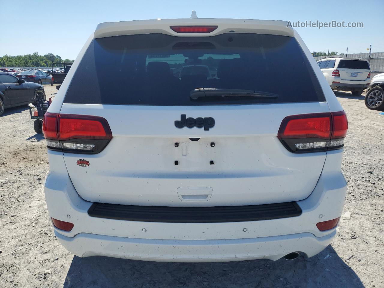 2021 Jeep Grand Cherokee Laredo White vin: 1C4RJEAG7MC657654