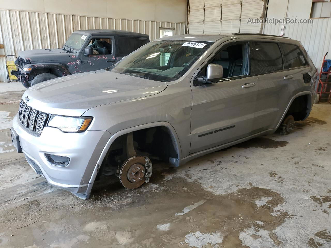 2019 Jeep Grand Cherokee Laredo Silver vin: 1C4RJEAG8KC705143