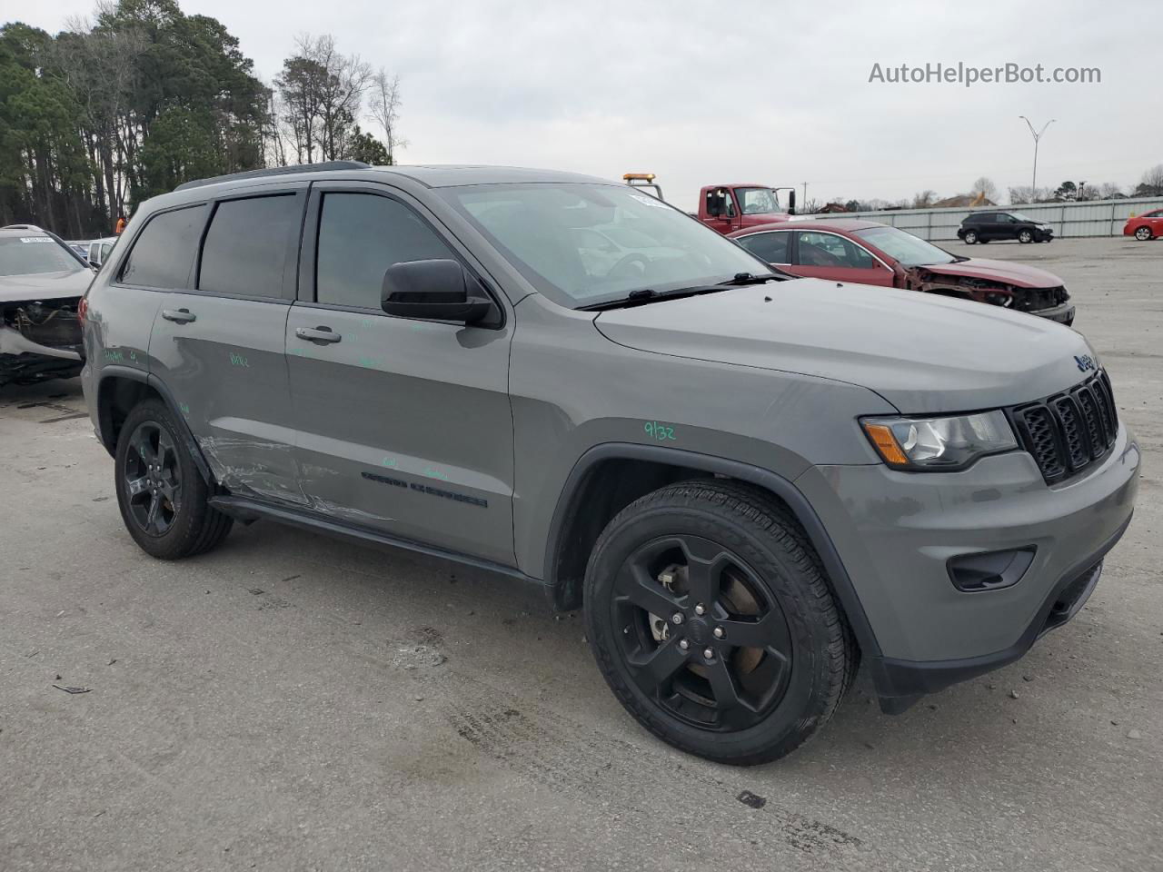 2019 Jeep Grand Cherokee Laredo Угольный vin: 1C4RJEAG9KC811617