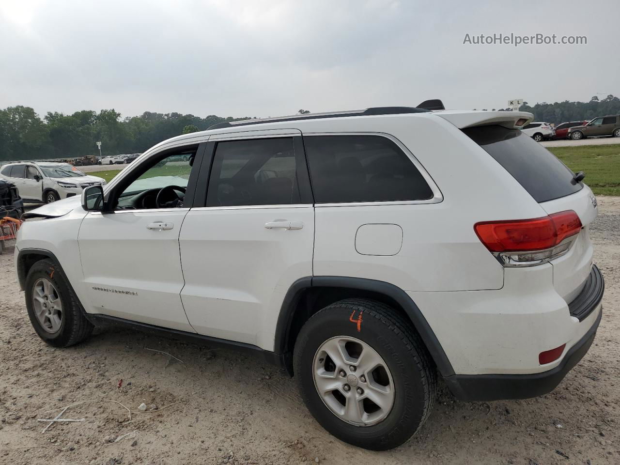 2014 Jeep Grand Cherokee Laredo White vin: 1C4RJEAGXEC207854